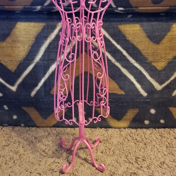 Vintage iron corset mannequin jewelry stand - Picture 3 of 7
